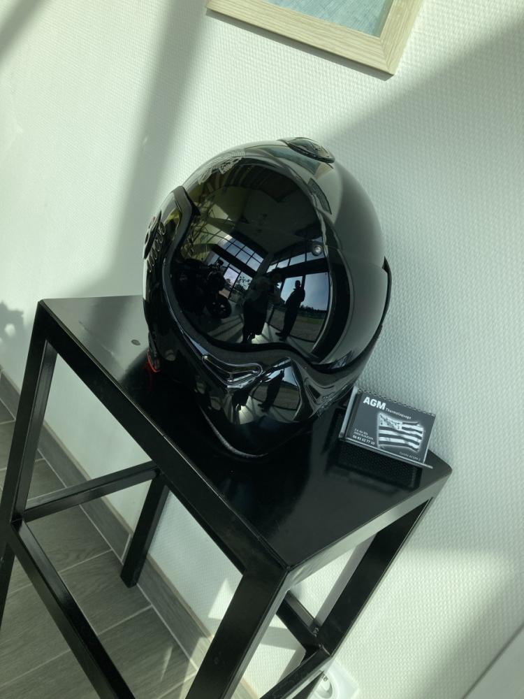 casque-moto-refait-en-peinture-liquide